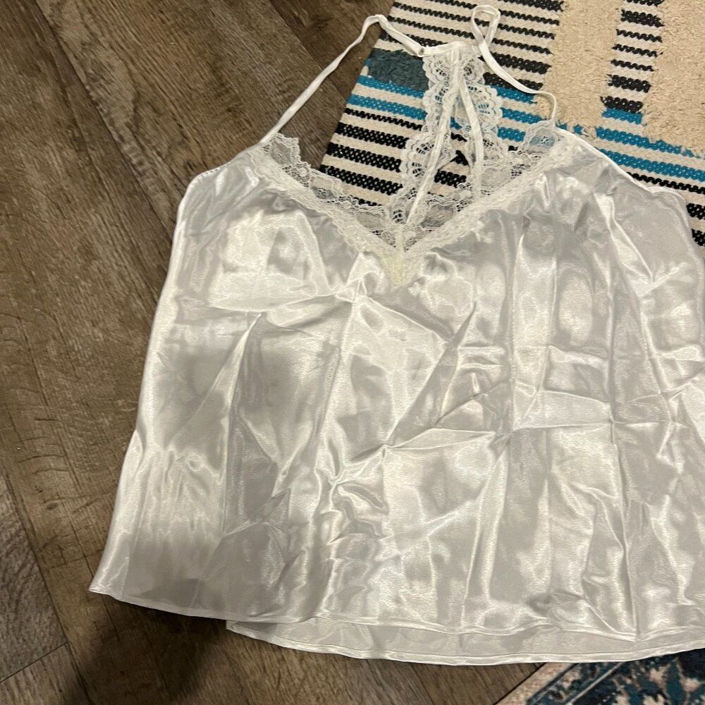 In bloom medium white top